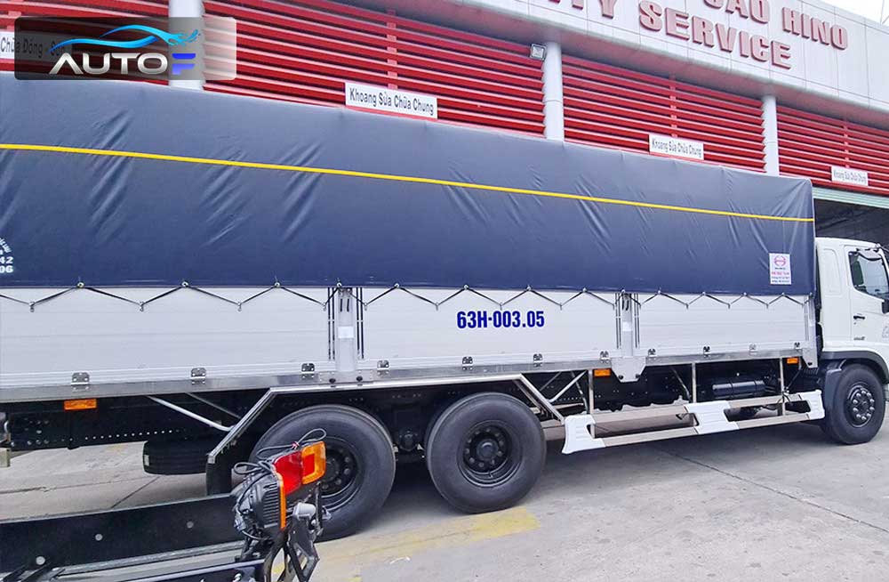 Xe tải Hino FL8JT7A (15t - 7.7m) thùng mui bạt bửng nhôm